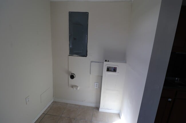 Building Photo - 504 Sequoyah Dr
