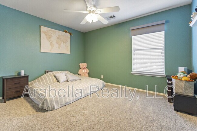 Building Photo - 9810 Moffitt Dr