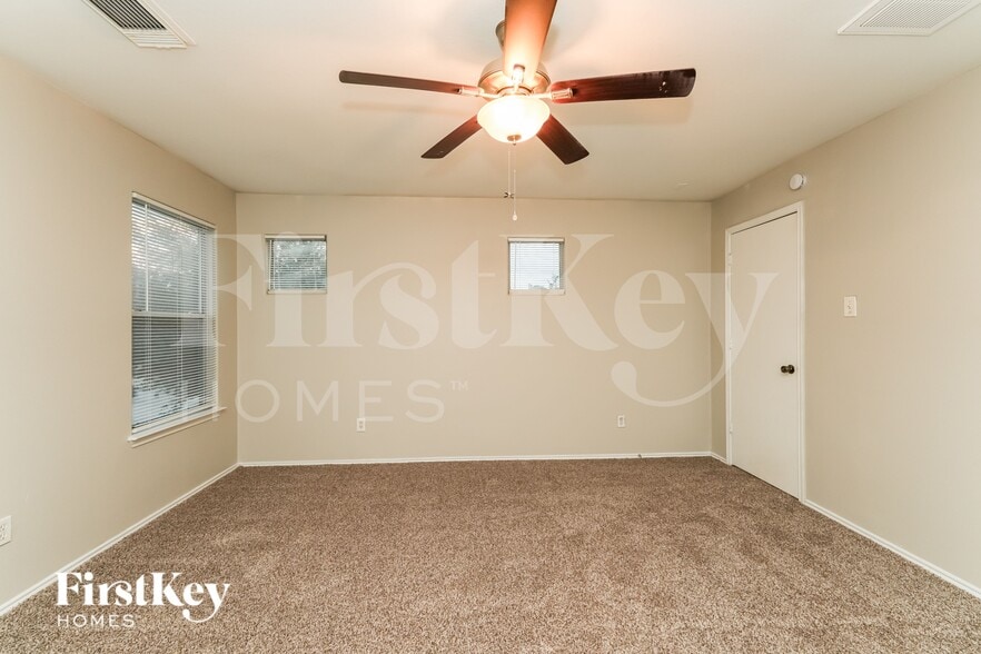 Building Photo - 2026 Cold River Dr