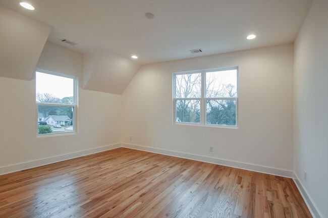 Building Photo - 3107 Mc Combs Ave