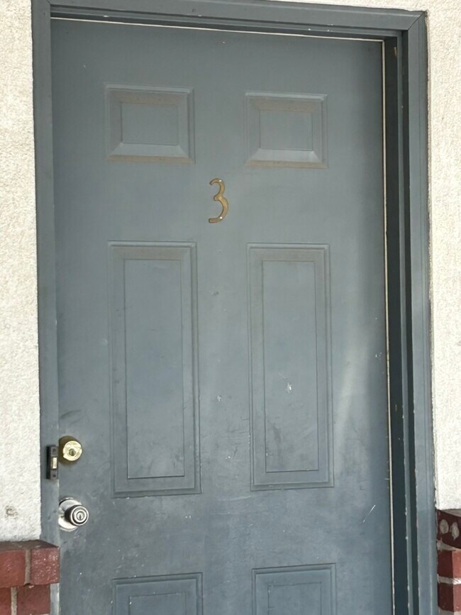 Building Photo - 166 E 1800 N