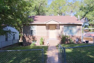 Building Photo - Lower Level Studio Unit