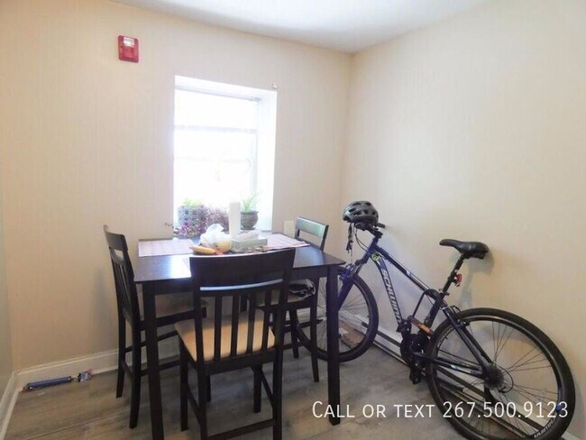 Building Photo - 729 N 43rd St