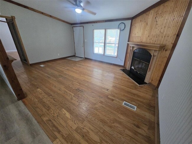 Building Photo - 185 S Valley Dr