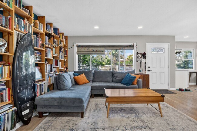 Building Photo - Beautiful 2 bedroom single family home available in Sunset Cliffs!