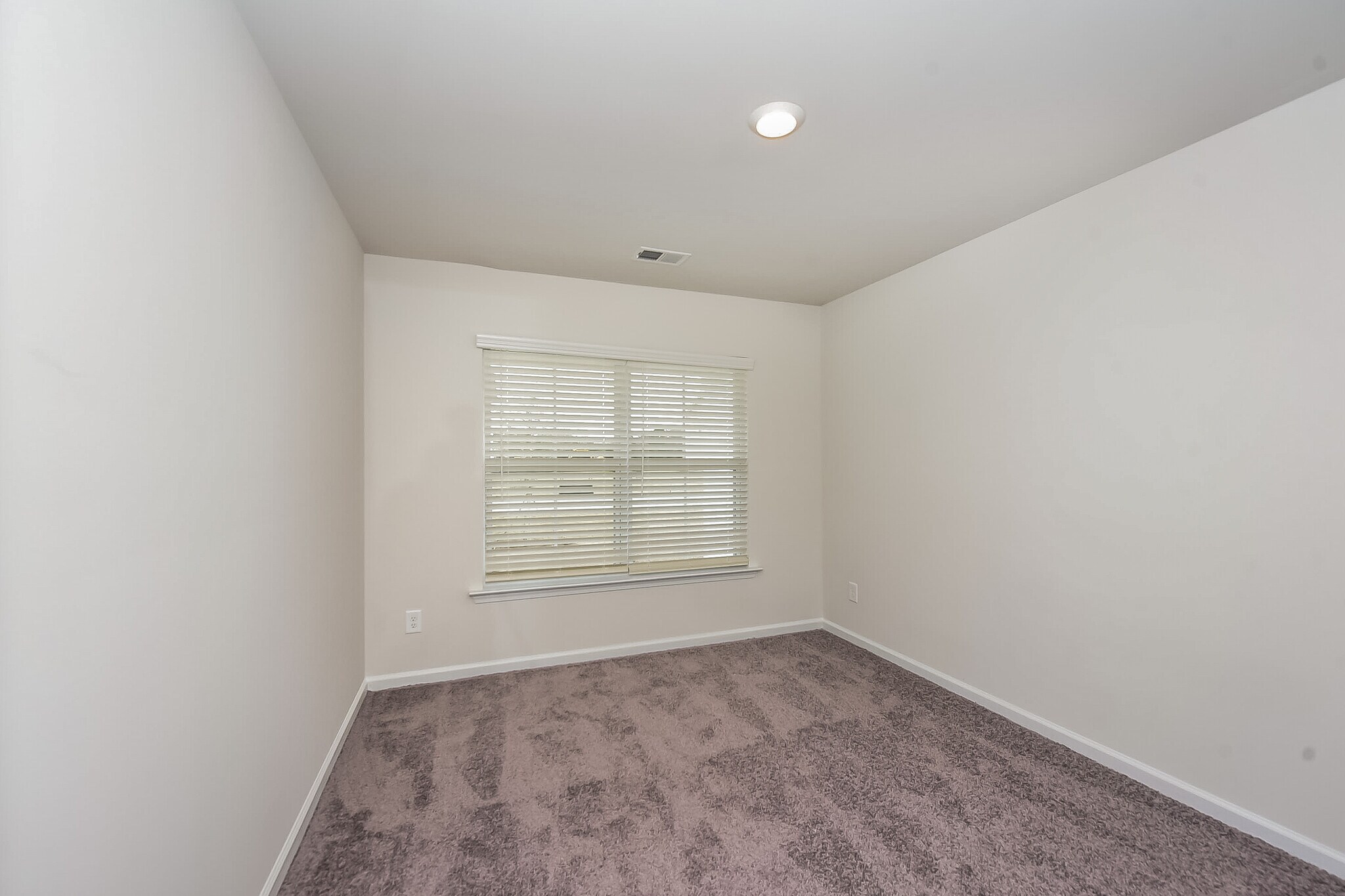 Building Photo - 131 King Buck Dr