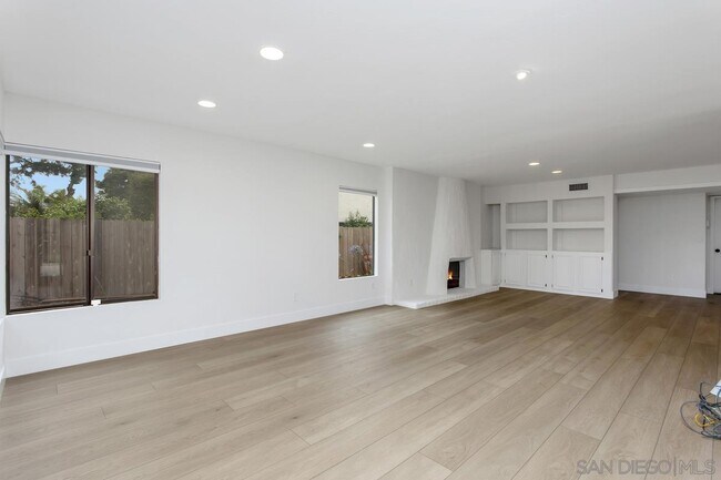 Building Photo - 2460 Oakridge Cove