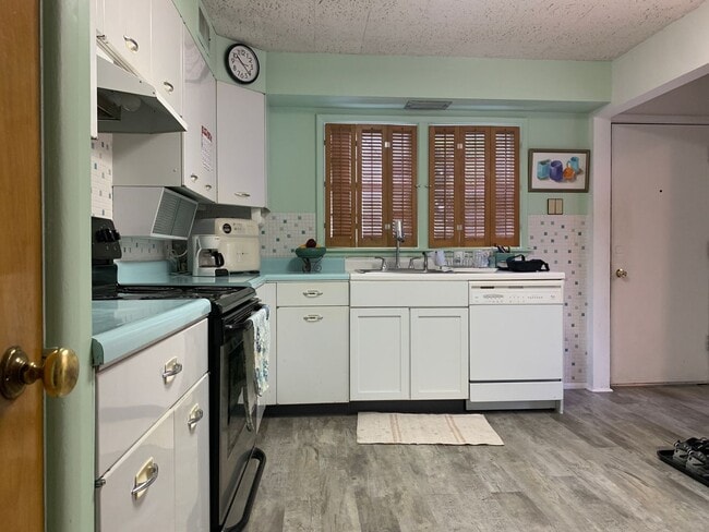 Building Photo - COMING SOON!!