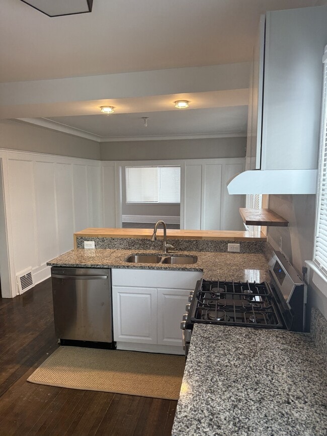 Building Photo - 209 Philip St