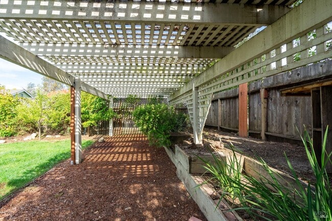Building Photo - 4248 Leafwood Cir E