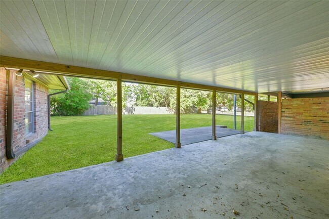Building Photo - 502 Misty Ln