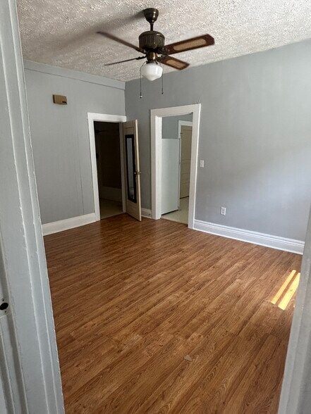 Building Photo - 127 W Hickman St