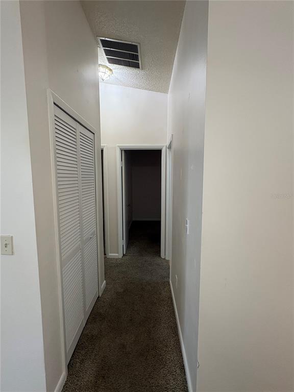 Building Photo - 15 Prosperity Ln