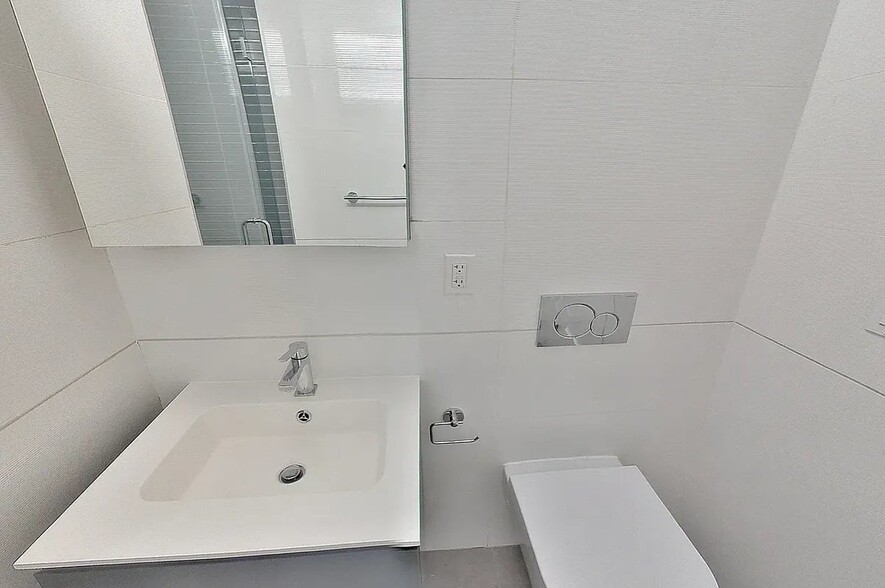 Building Photo - 200 Stanton St