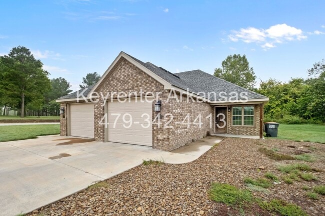 Building Photo - 445 Oakwoods Dr