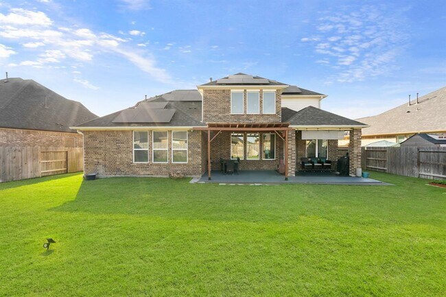 Building Photo - 515 Round Lake Dr