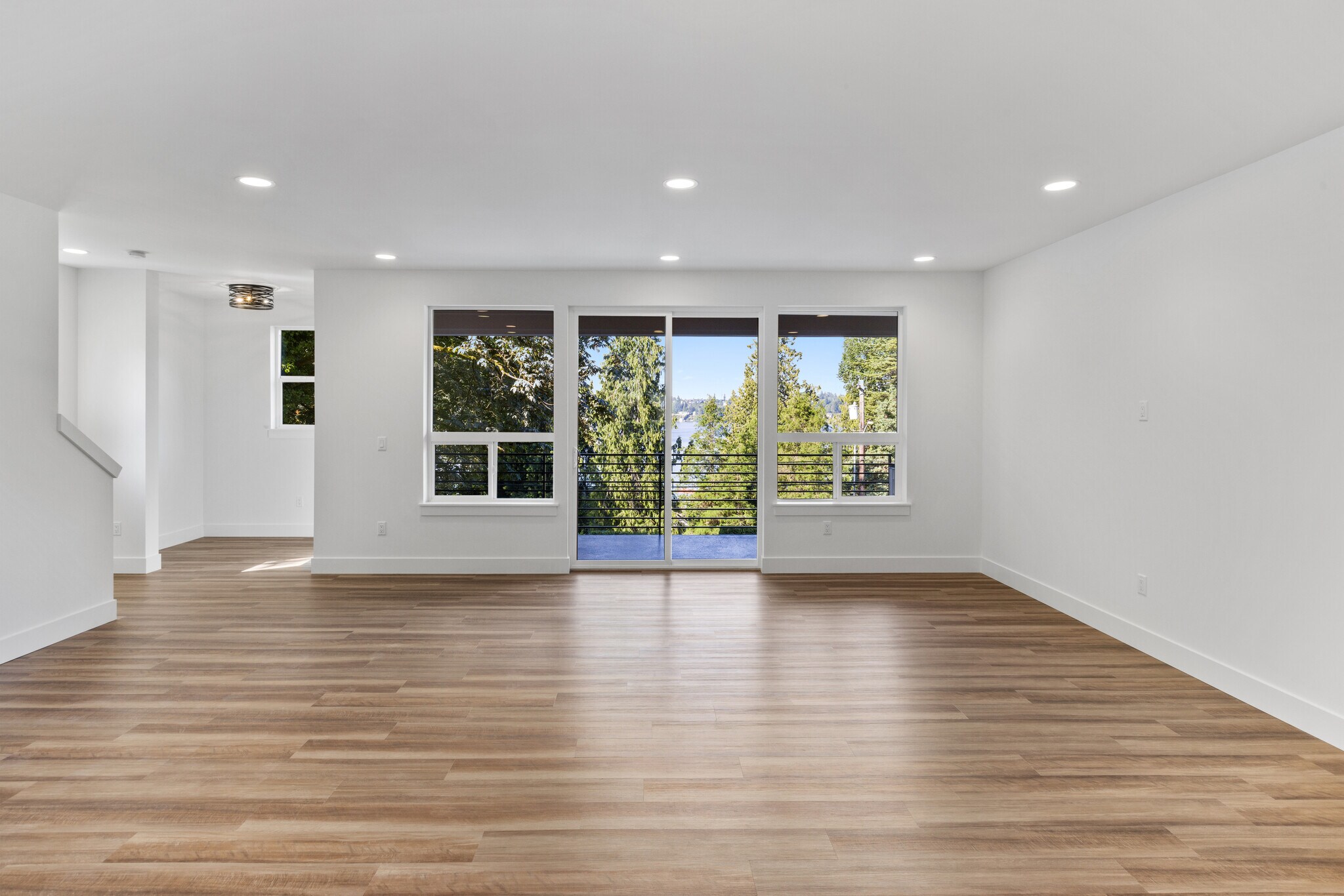 Building Photo - 10711 Vernon Rd