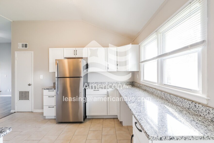 Building Photo - 7306 Betsy Ross Dr