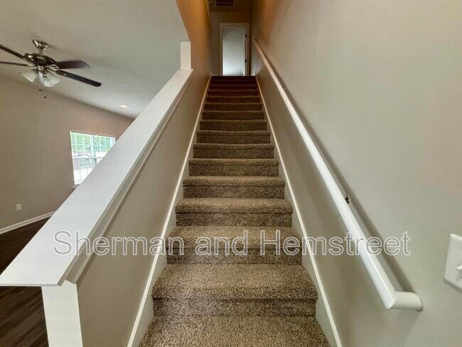 Building Photo - 602 Dobhill Ln