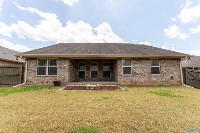 Building Photo - 115 Fields Pond Dr