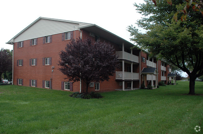 Building Photo - Almont Terrace