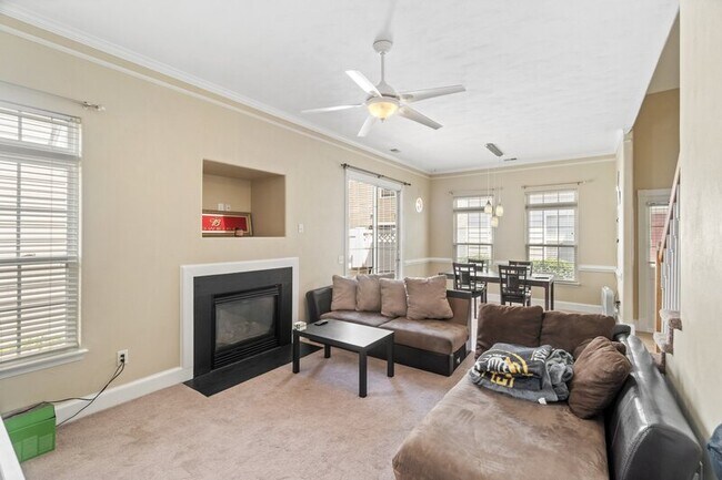 Building Photo - 1540 Coolspring Way