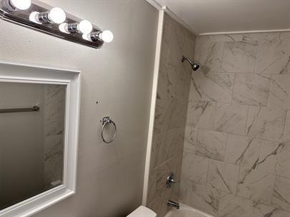 Building Photo - 560 Loraine Cir