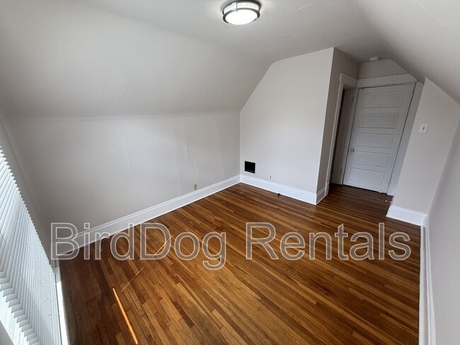 Building Photo - 82 E Maynard Ave