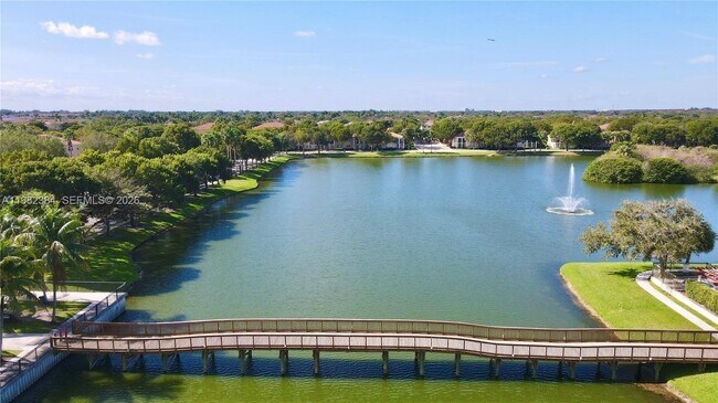 Building Photo - 2557 Centergate Dr