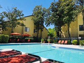 Building Photo - Ravello Apartments