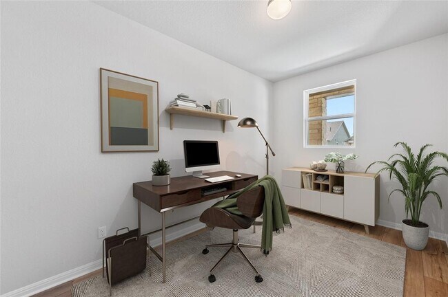 Building Photo - 732 Gray Fox Lp