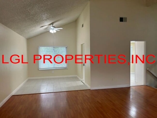 Building Photo - 1470 Pebblewood Dr