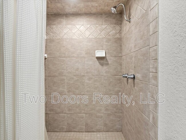 Building Photo - 2812 Allens Trail