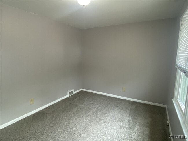 Building Photo - 5846 Sheridan Dr