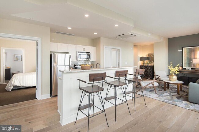 Building Photo - 235 N Christopher Columbus Blvd