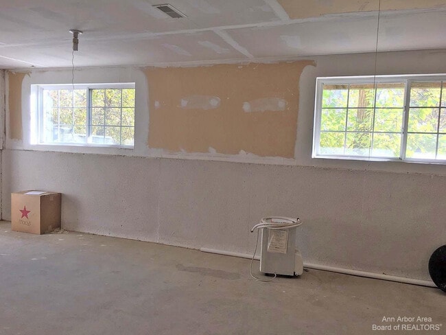 Building Photo - 2974 Barclay Way