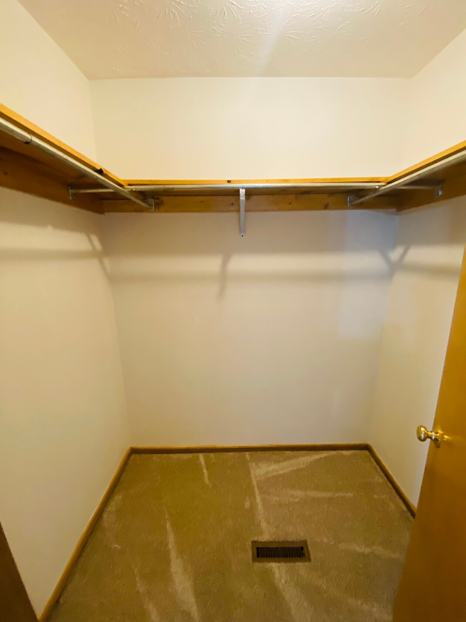 Building Photo - 7491 Shisler St NE