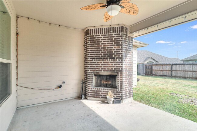 Building Photo - 8010 Calma St