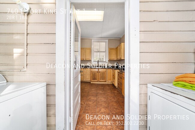 Building Photo - 740 E Fort King St