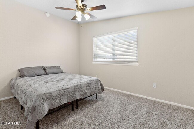 Building Photo - 4871 Los Reales Dr
