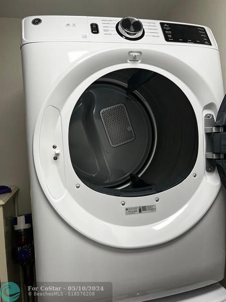 Building Photo - 327 Lancaster St