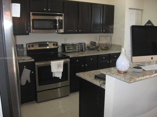 Building Photo - 15070 SW 117th Way