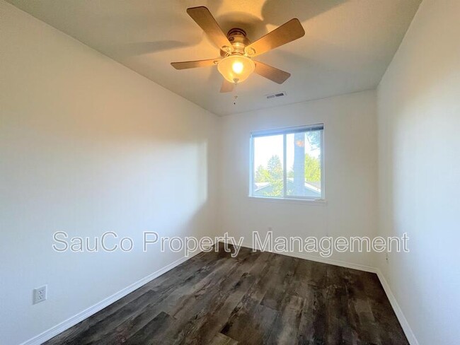 Building Photo - 20018 SW Monson St