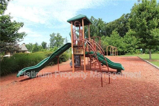 Building Photo - 917 Wallace Falls Dr