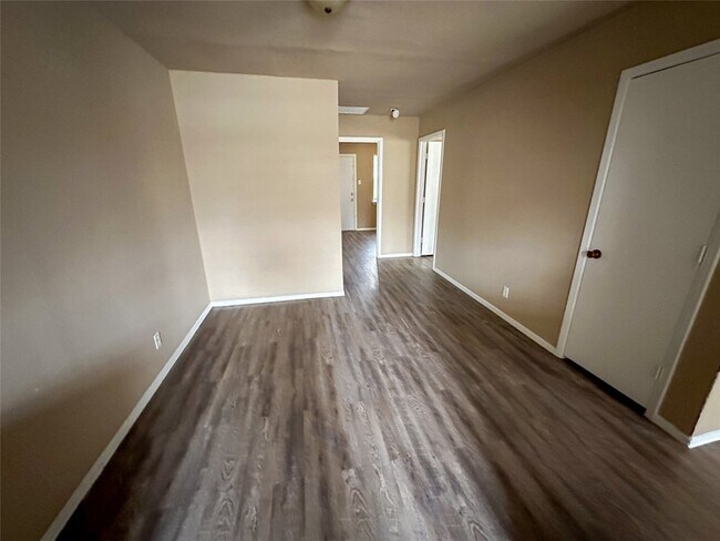 Building Photo - 1208 W Hunt St