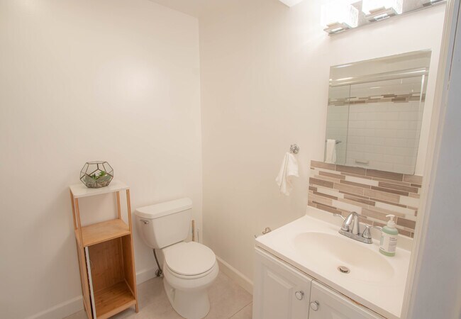 Building Photo - 239 NW 32nd St