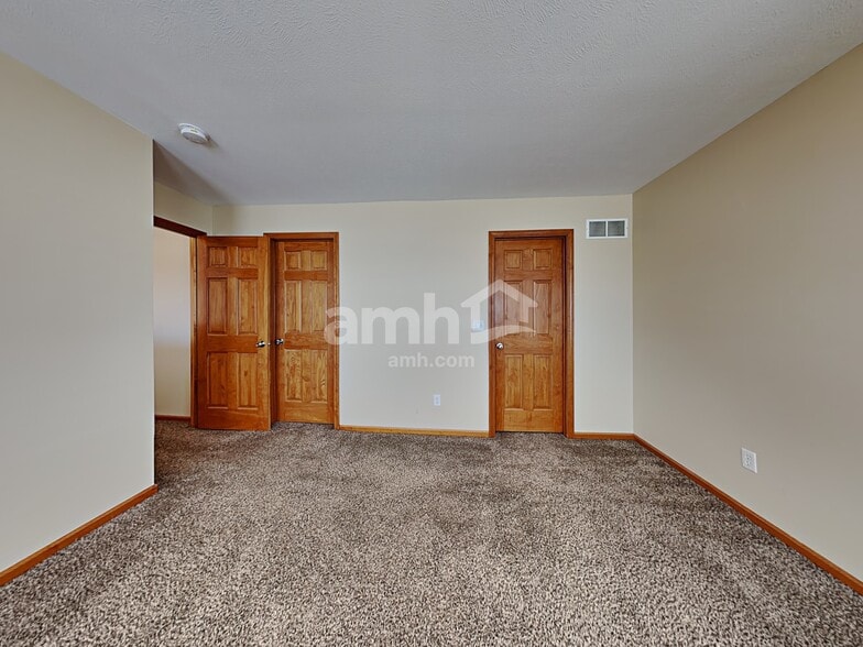 Building Photo - 6715 Legacy Pointe Ct