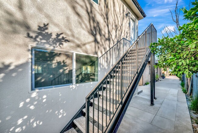 Building Photo - 11845 Hamlin St