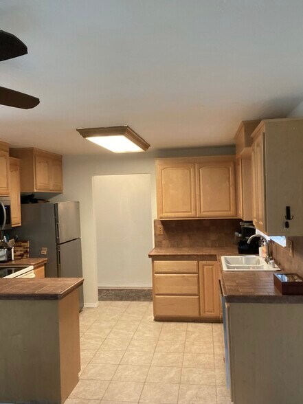 Building Photo - 3540 Dwayne Ct