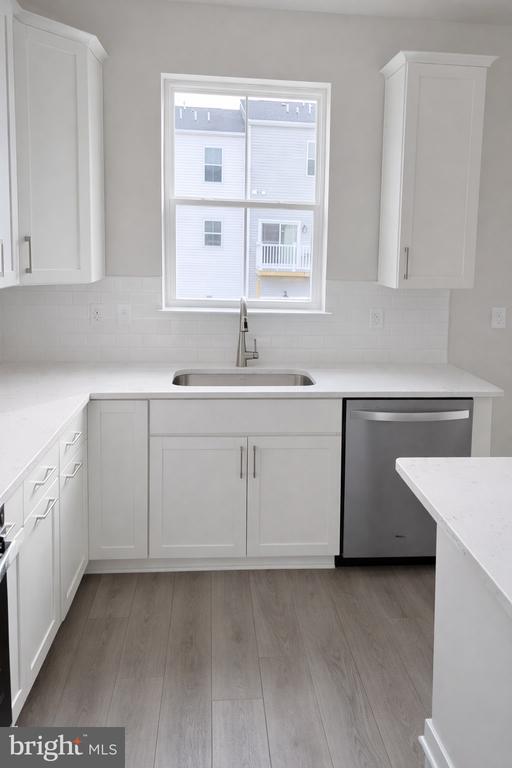 Building Photo - 755 Platinum Dr